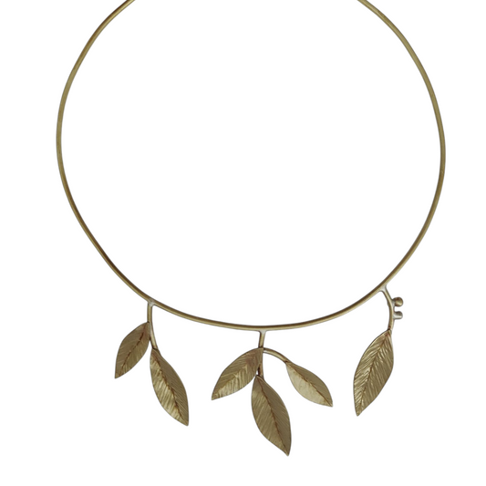 Gargantilla Rígida Seis Hojas Oliva