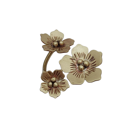 Anillo Floreciendo Tres Flores ajustable