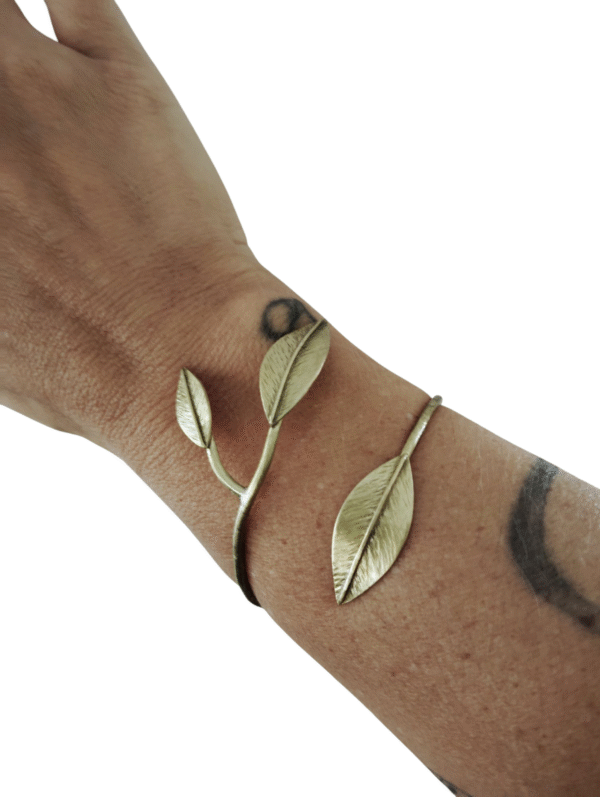 Pulsera   tres        Hojas.     -         Olivo